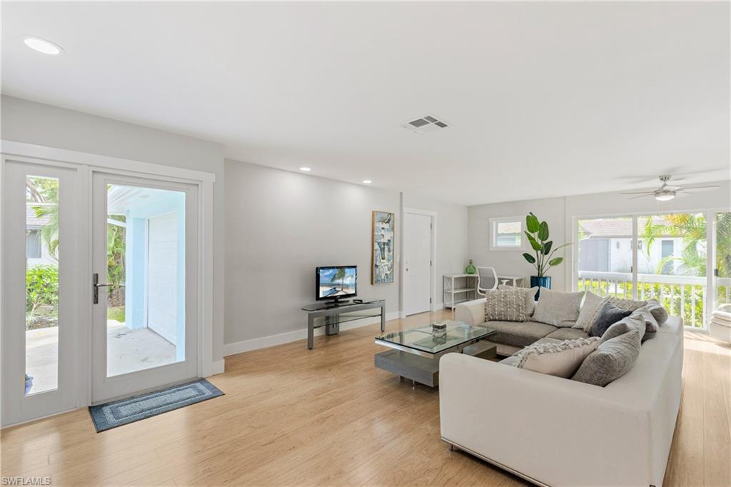 200 Georgetown BLVD # 30 Unit: 2-30
