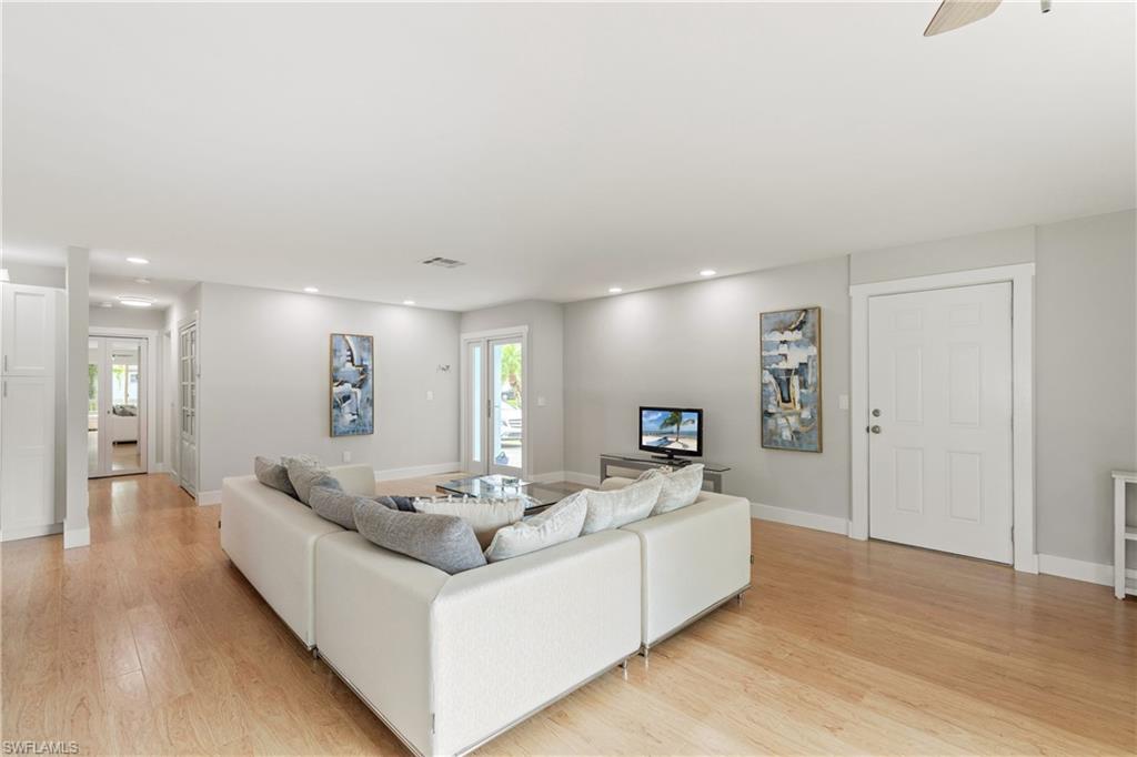 200 Georgetown BLVD # 30 Unit: 2-30