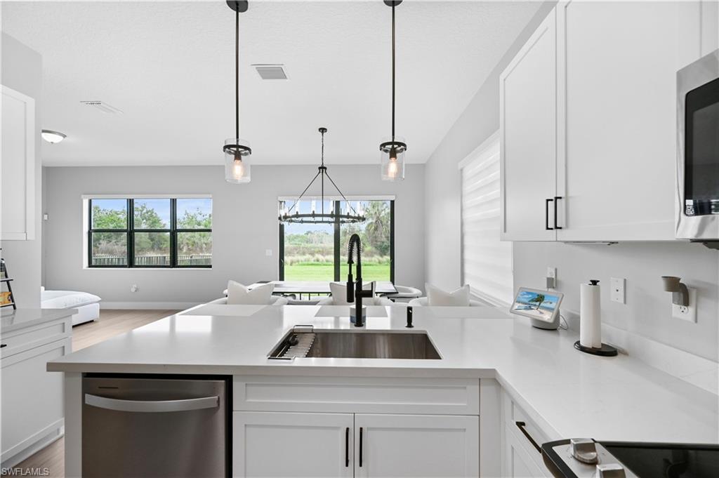 5653 Cassidy LN