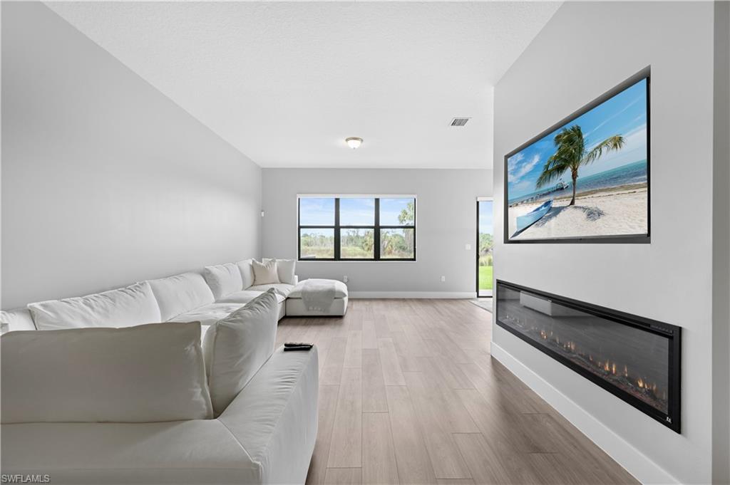 5653 Cassidy LN