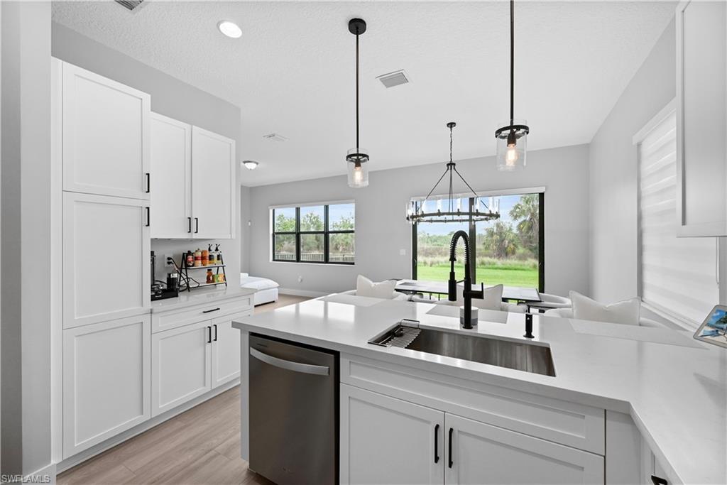 5653 Cassidy LN