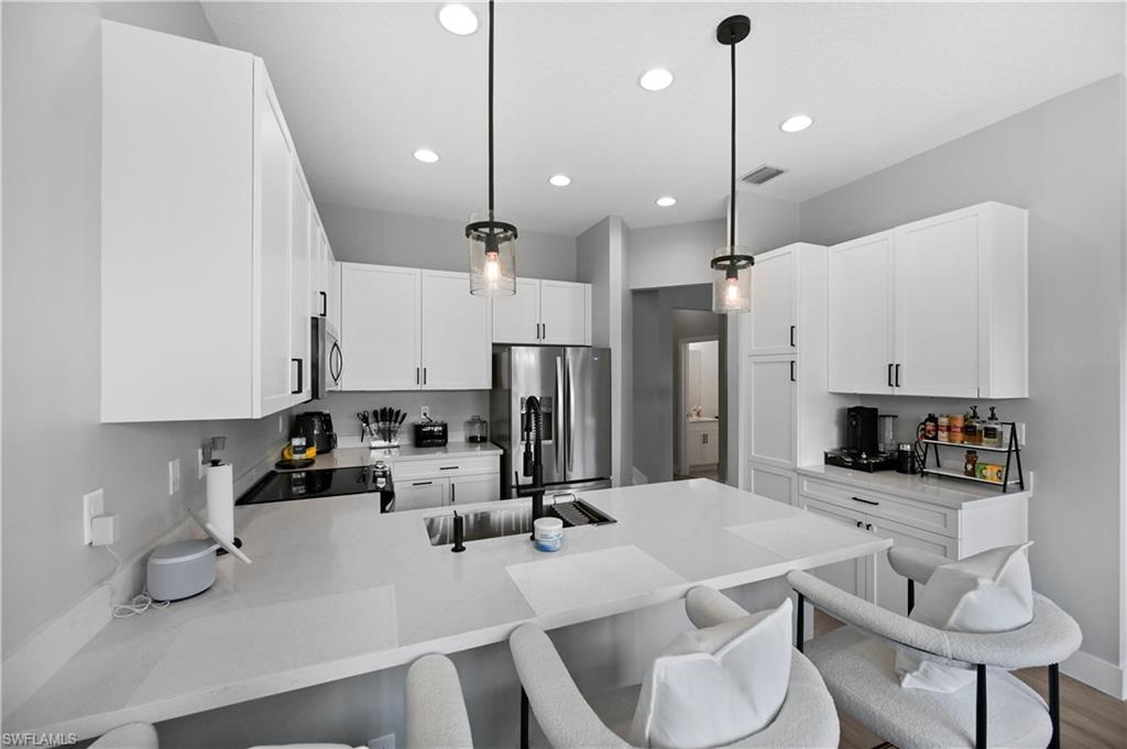 5653 Cassidy LN