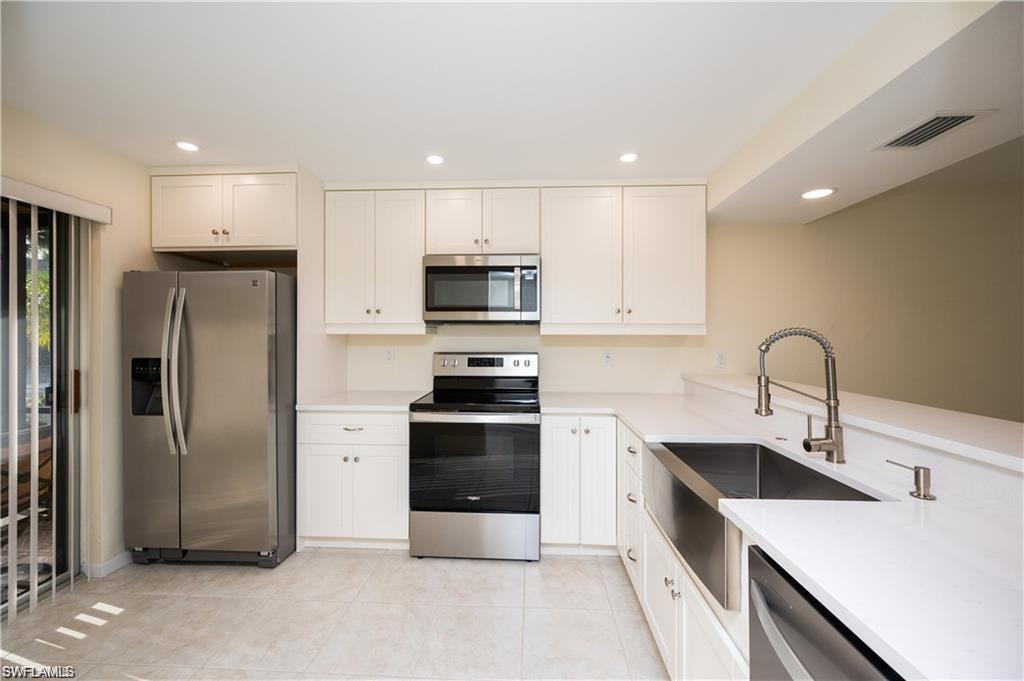 4130 Looking Glass LN # 3807