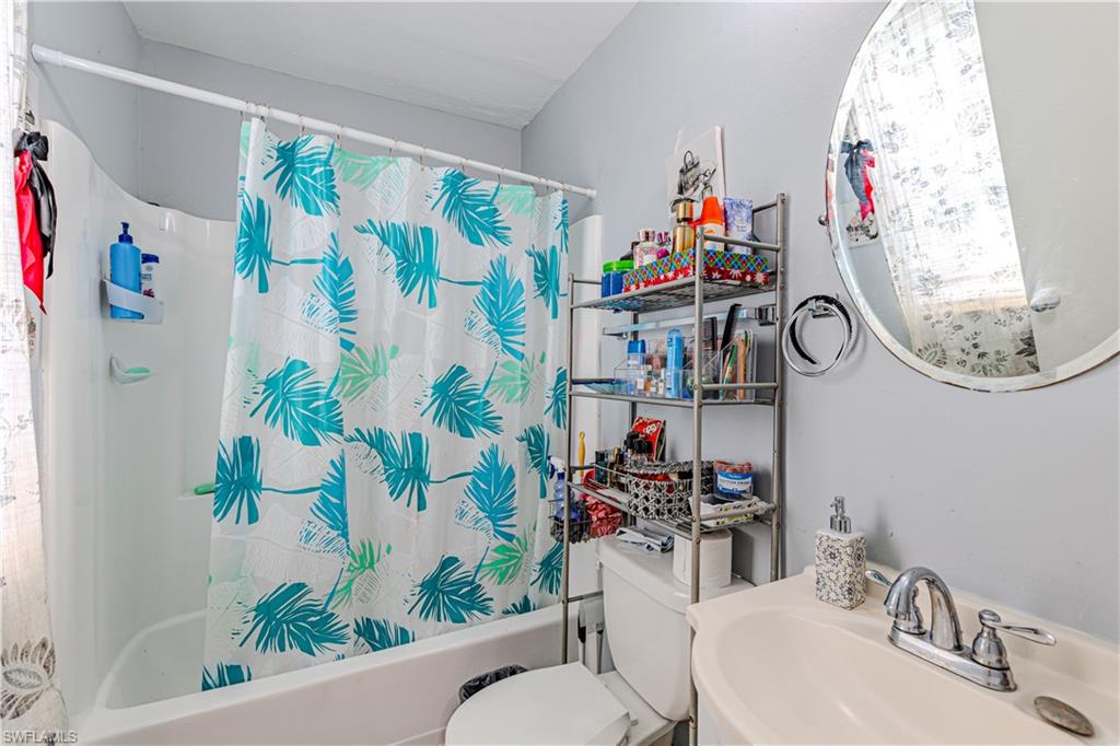 5370 16th PL SW