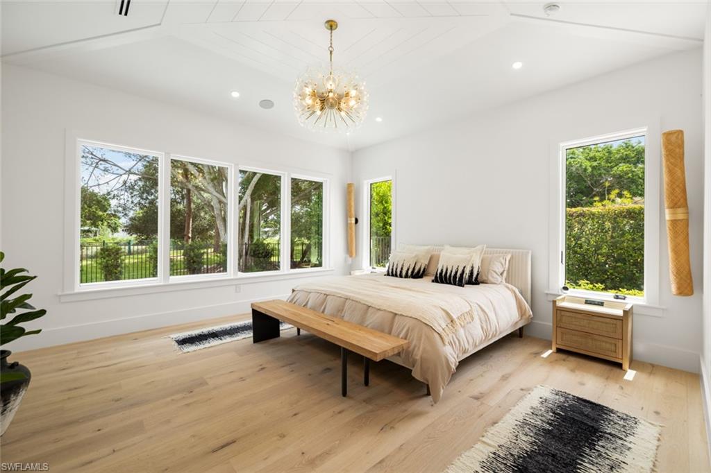 565 Whispering Pine LN, NAPLES