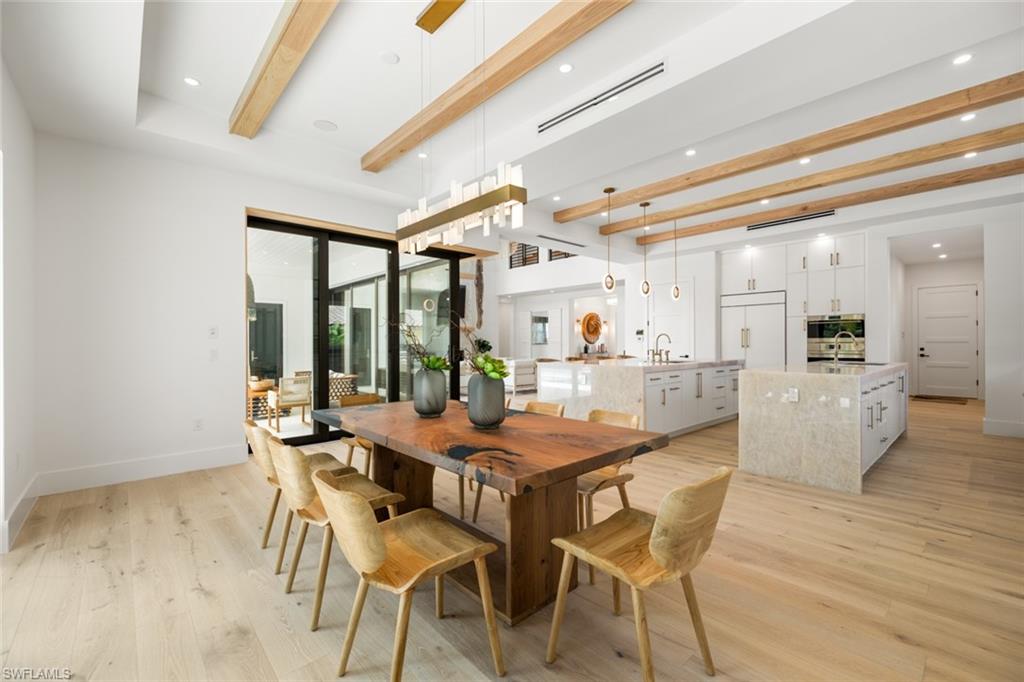 565 Whispering Pine LN, NAPLES