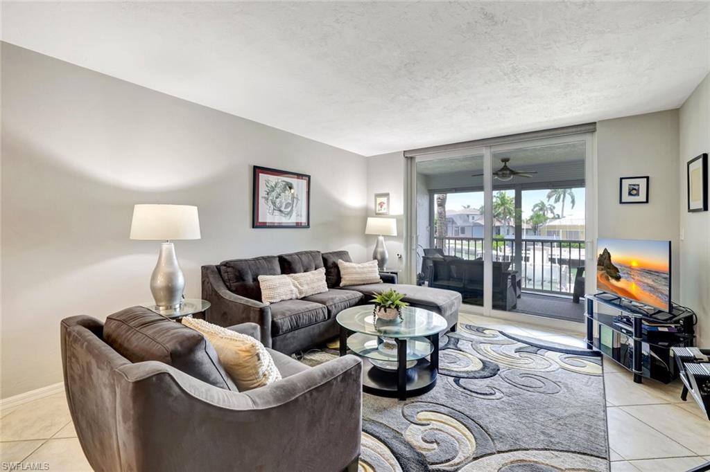 889 COLLIER CT # 203 Unit: 2-203