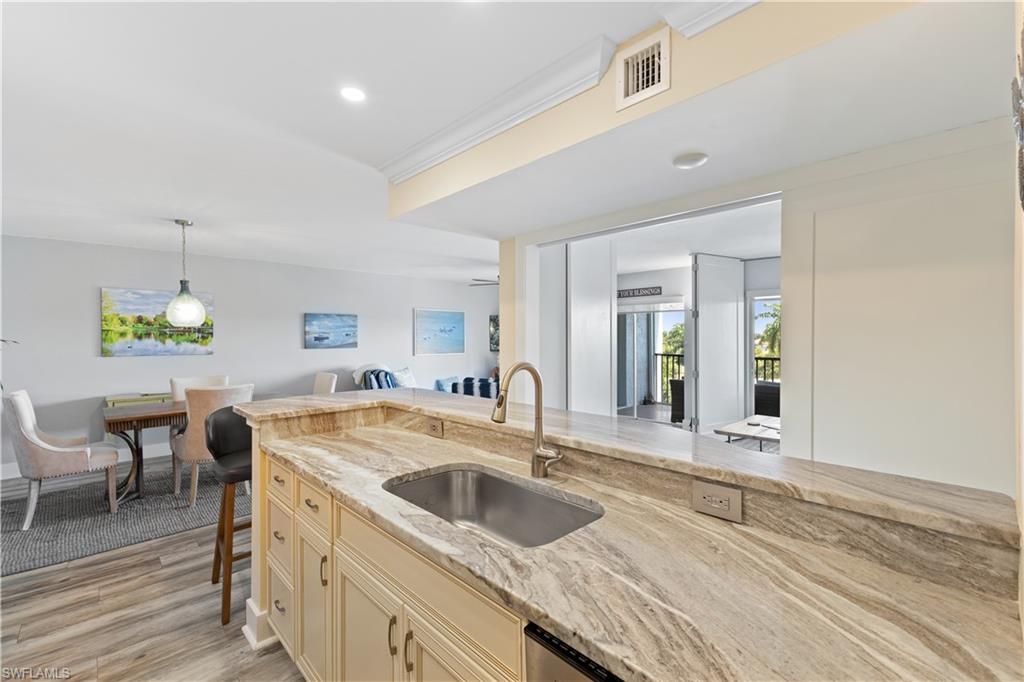 555 Park Shore DR # B513