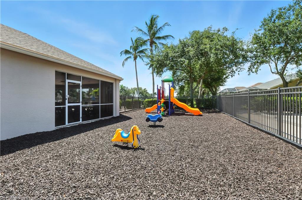 8244 Ibis Cove CIR # B222