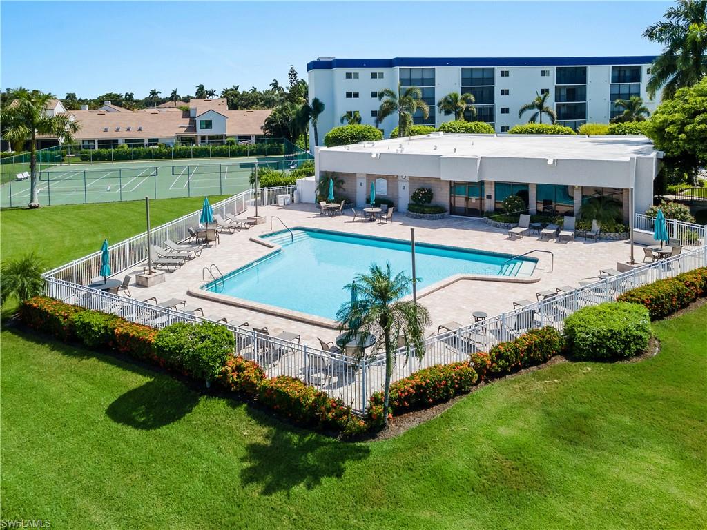 555 Park Shore Dr # B302