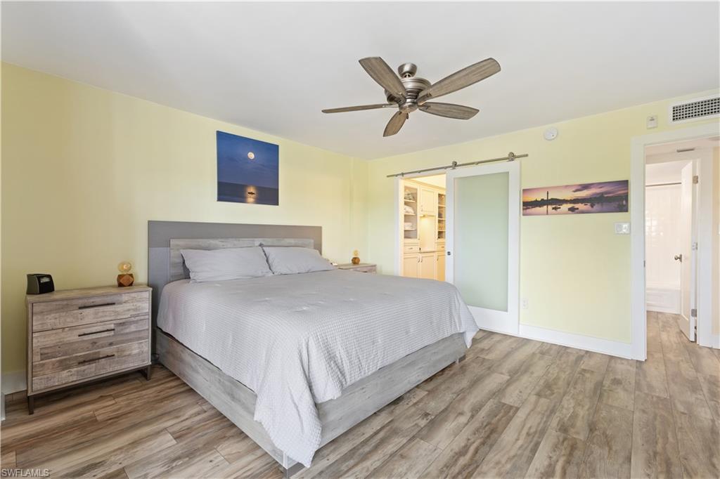 555 Park Shore Dr # B302