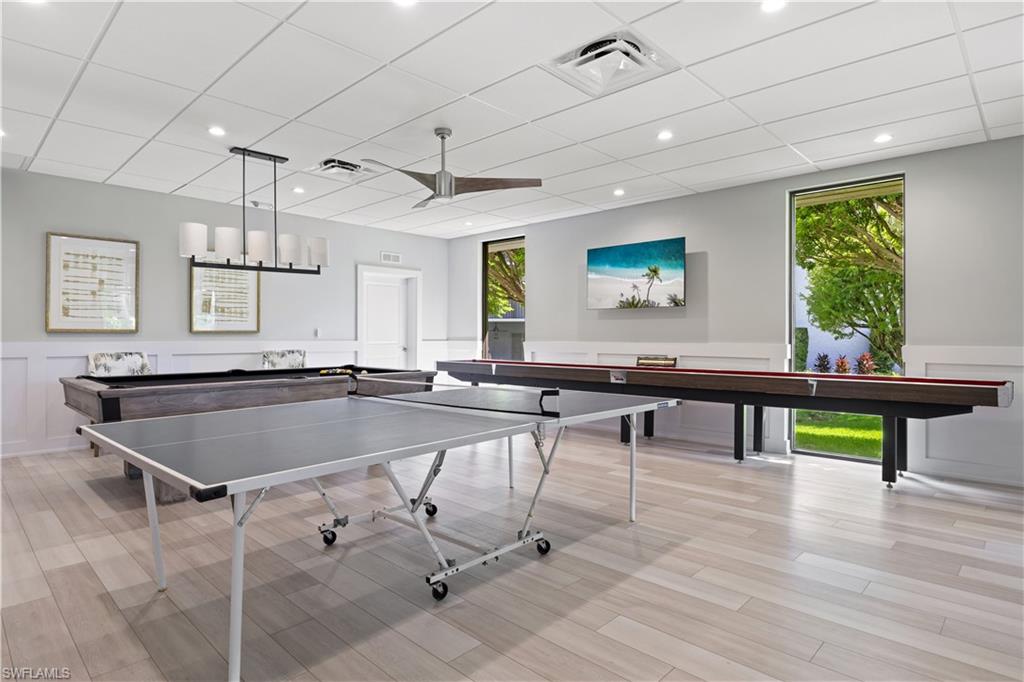 555 Park Shore Dr # B302