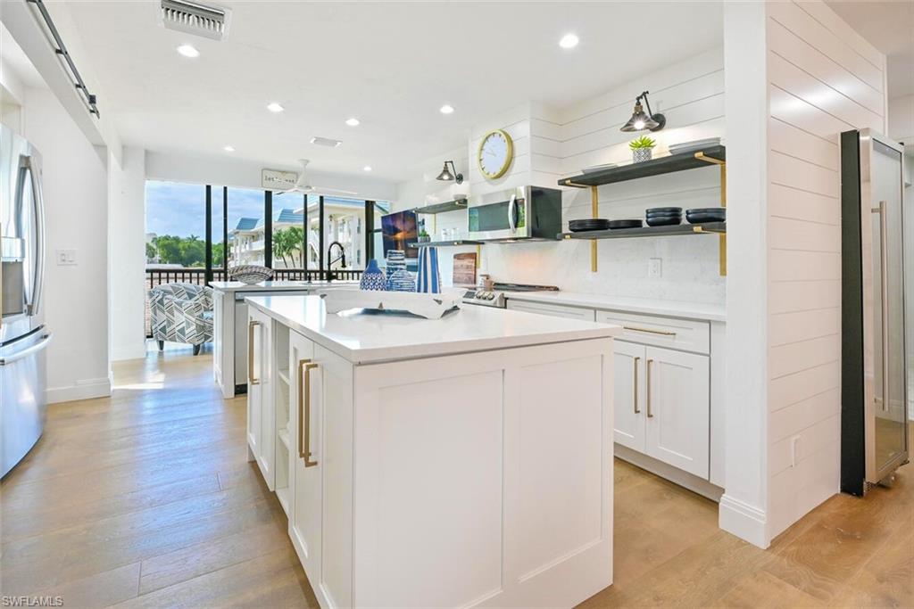 3105 Riviera DR # 201 Unit: A-201