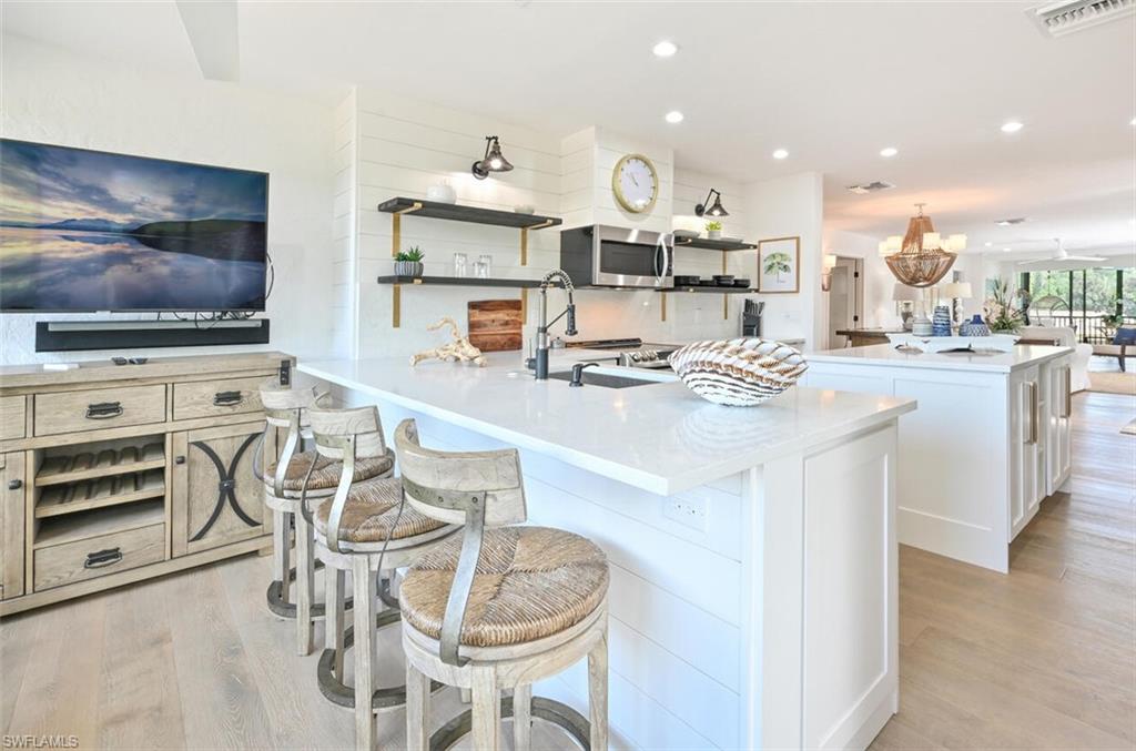 3105 Riviera DR # 201 Unit: A-201