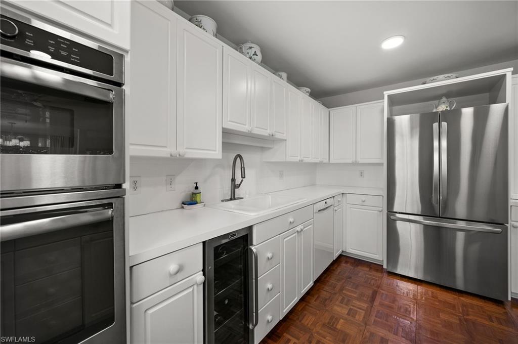 100 Tall Pine LN # 1101, NAPLES Unit: 1101