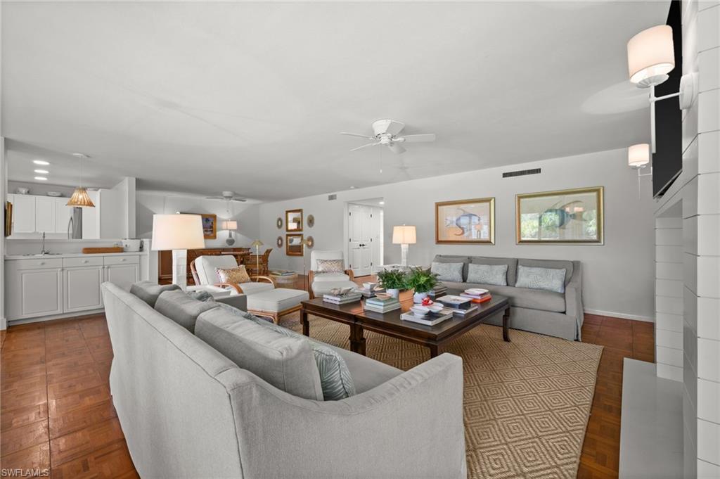 100 Tall Pine LN # 1101, NAPLES Unit: 1101