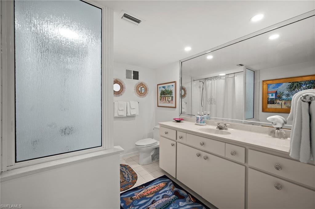 100 Tall Pine LN # 1101, NAPLES Unit: 1101