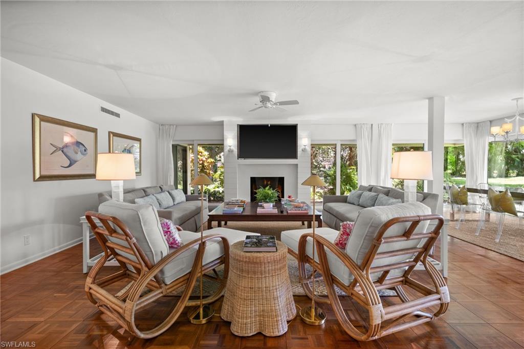 100 Tall Pine LN # 1101, NAPLES Unit: 1101