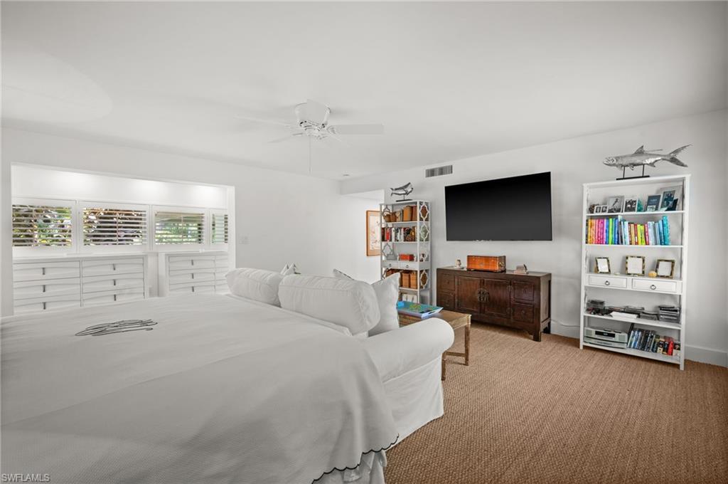 100 Tall Pine LN # 1101, NAPLES Unit: 1101