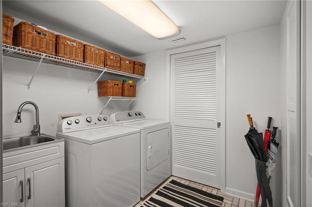 100 Tall Pine LN # 1101, NAPLES Unit: 1101