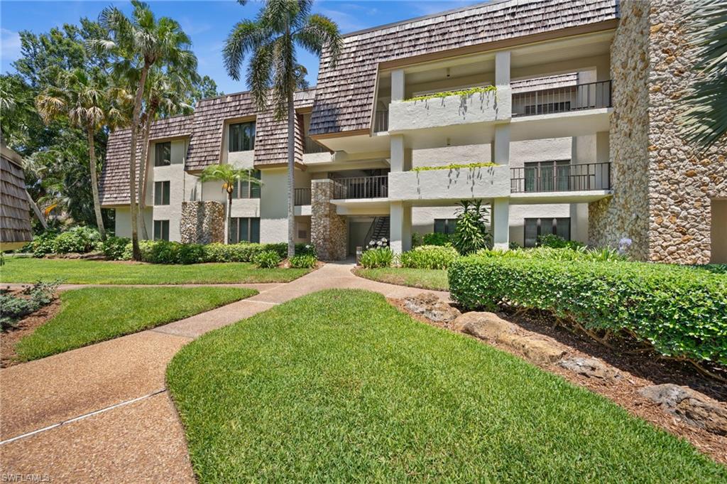 100 Tall Pine LN # 1101, NAPLES Unit: 1101