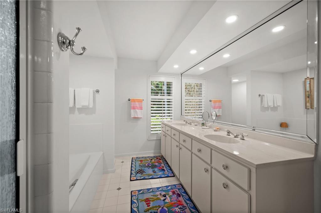 100 Tall Pine LN # 1101, NAPLES Unit: 1101