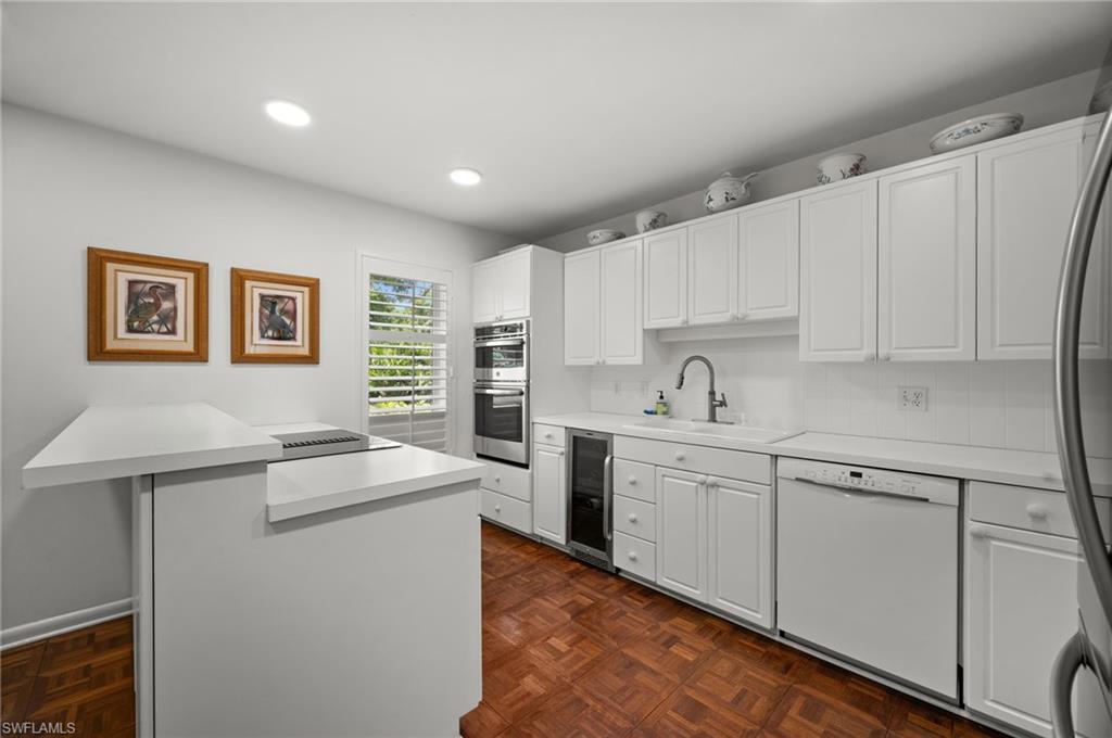 100 Tall Pine LN # 1101, NAPLES Unit: 1101