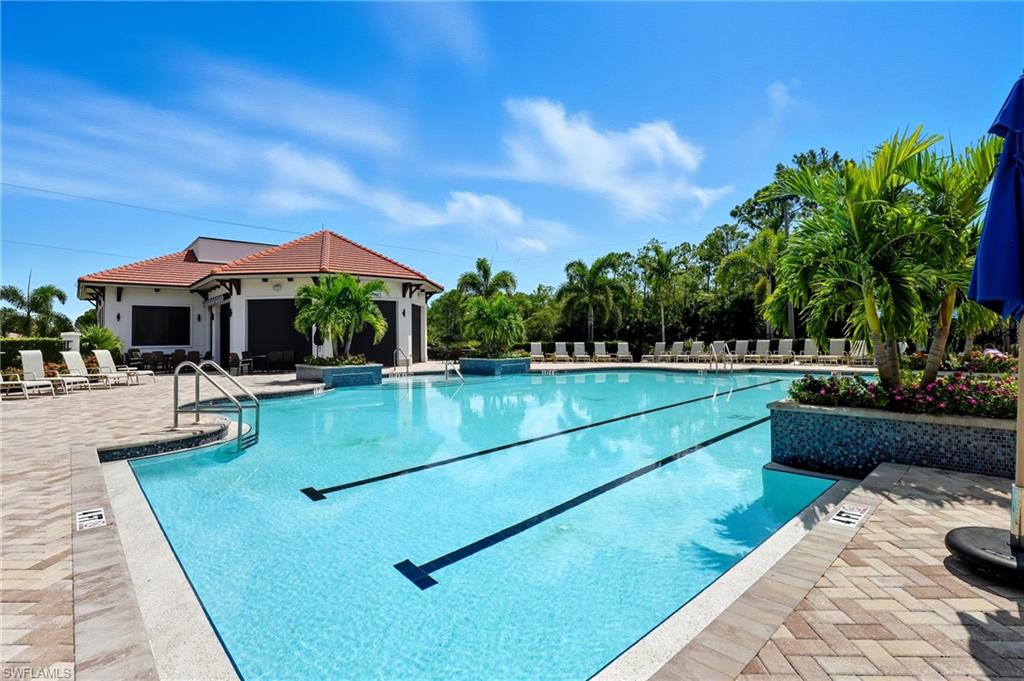 8655 Naples Heritage DR Unit: 3-324