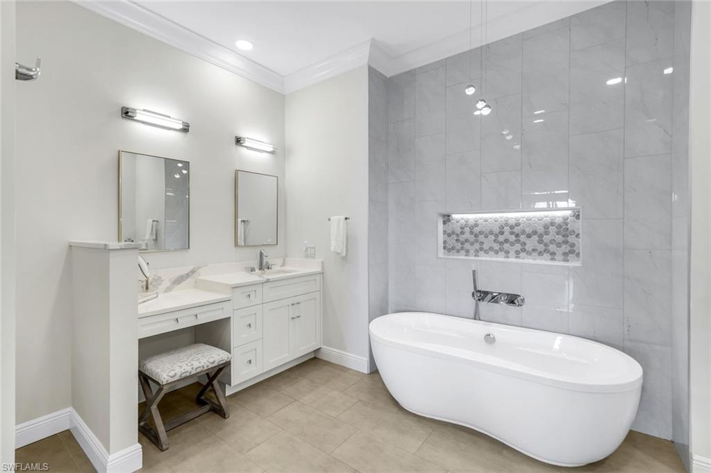 9242 Tesoro LN # 203 Unit: 1-203