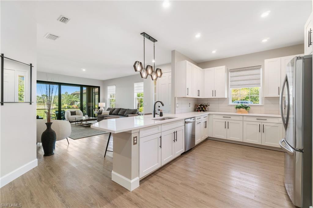 8021 Calle Canovas CT