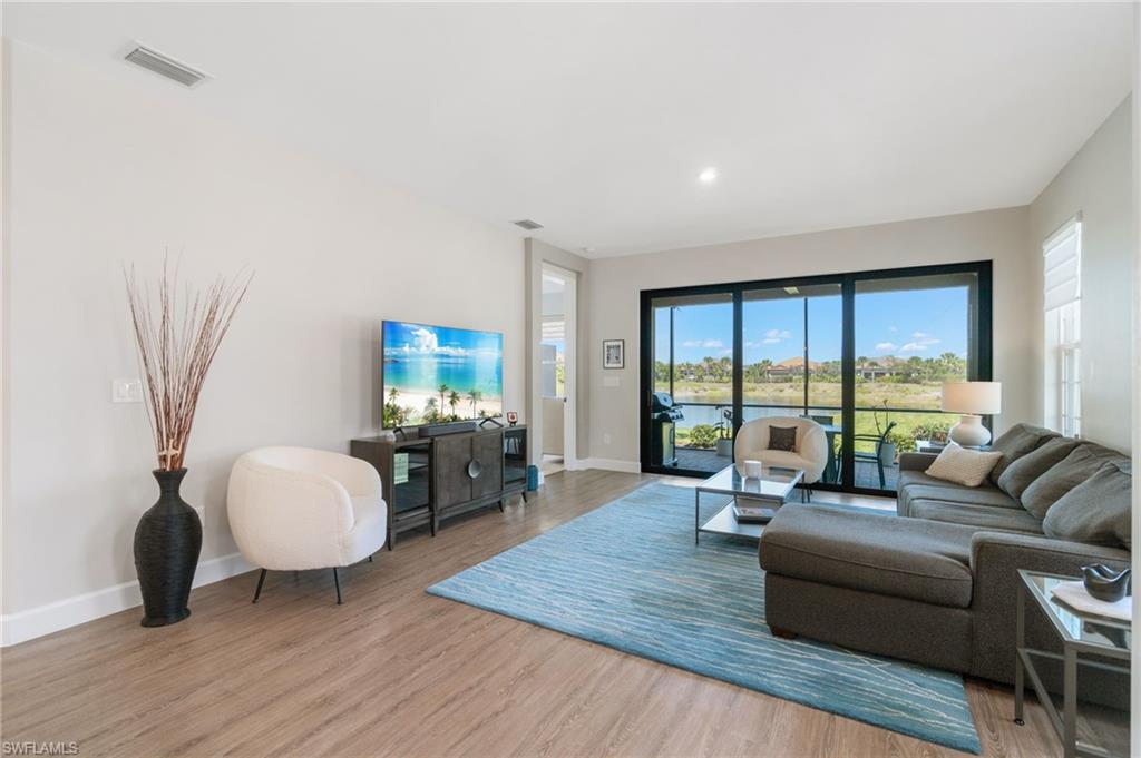 8021 Calle Canovas CT