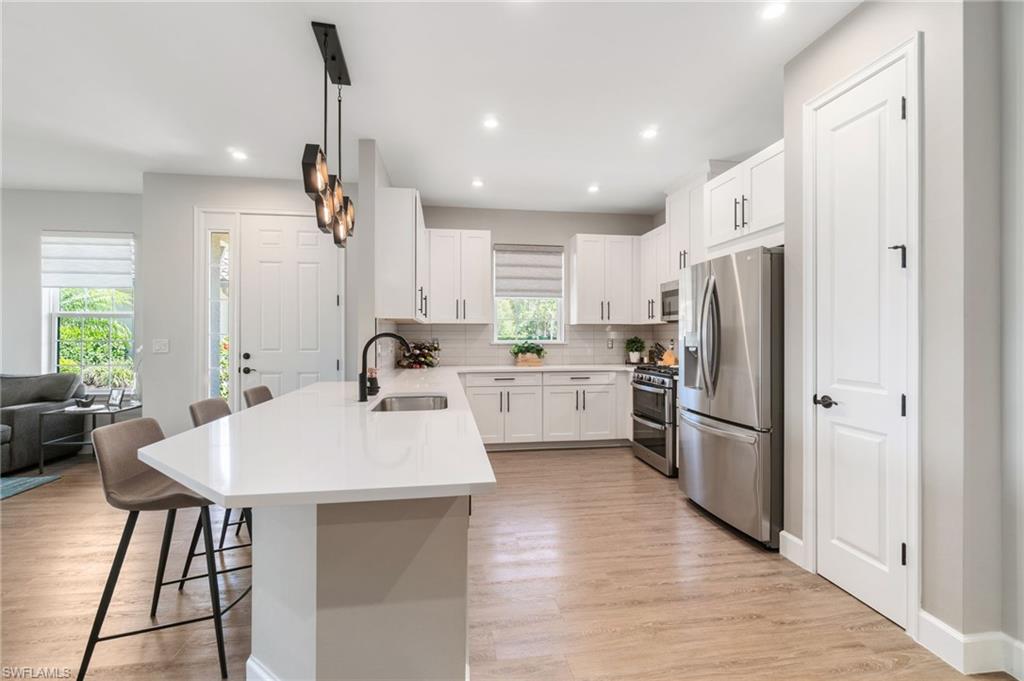 8021 Calle Canovas CT