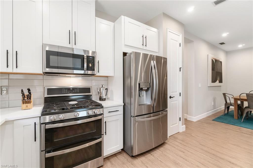 8021 Calle Canovas CT