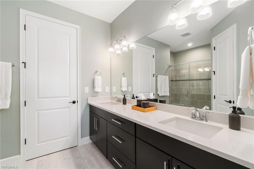 8021 Calle Canovas CT