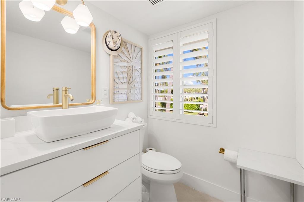 175 5th Avenue S # 204