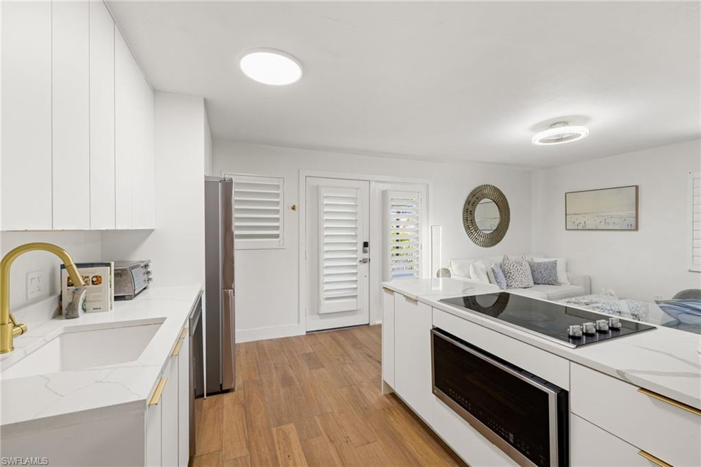 175 5th Avenue S # 204