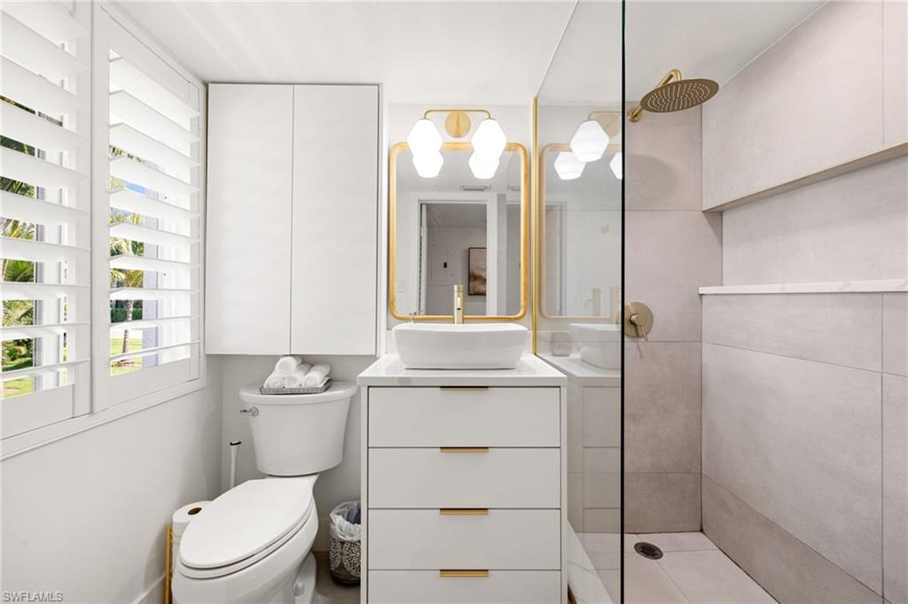 175 5th Avenue S # 204