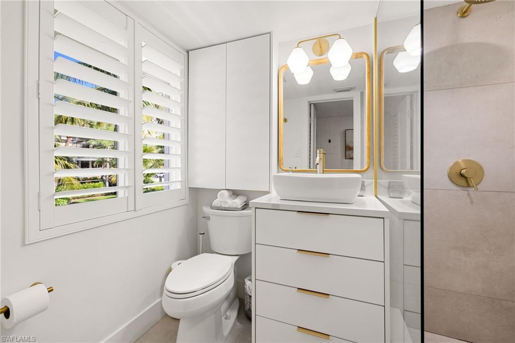 175 5th Avenue S # 204