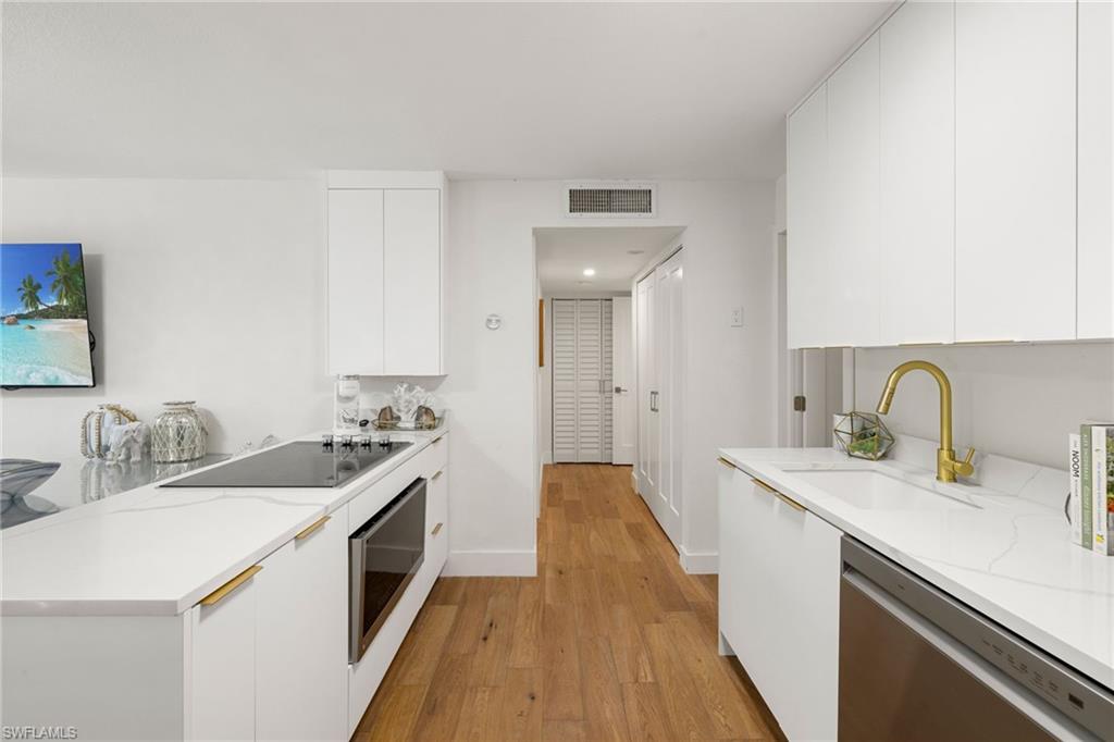 175 5th Avenue S # 204