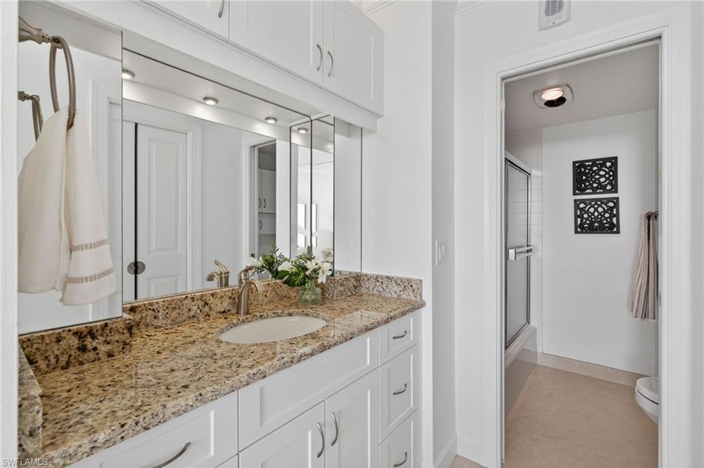 180 Seaview CT # 1002, MARCO ISLAND Unit: 1002