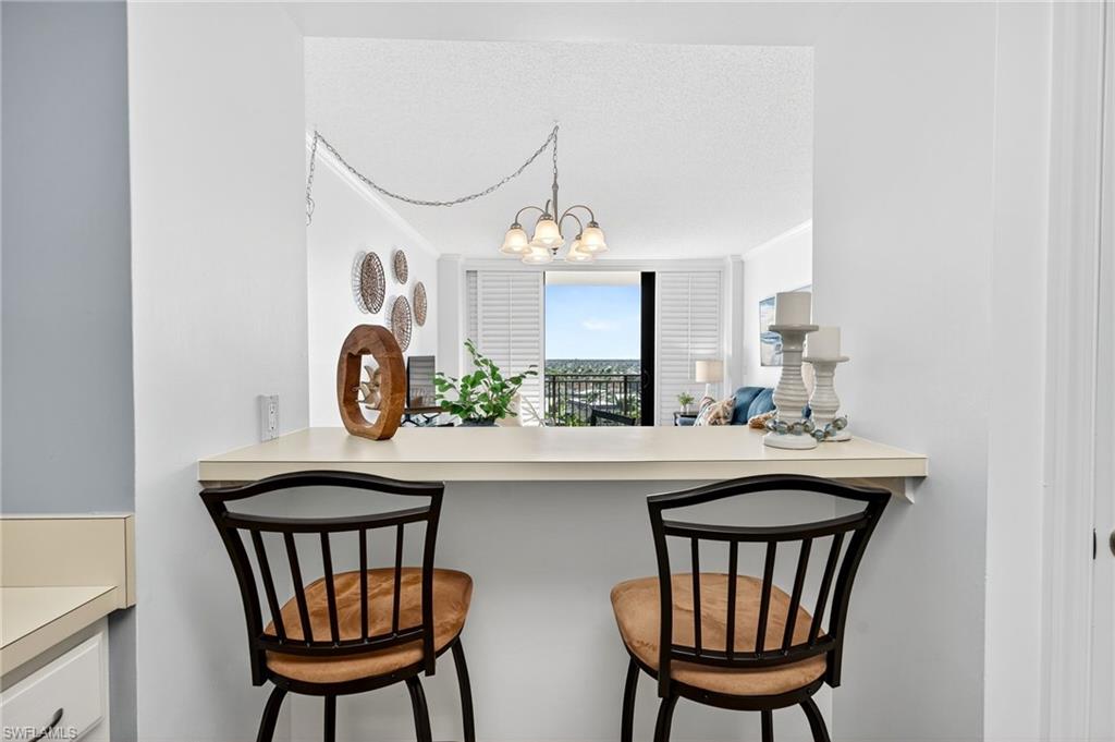 180 Seaview CT # 1002, MARCO ISLAND Unit: 1002