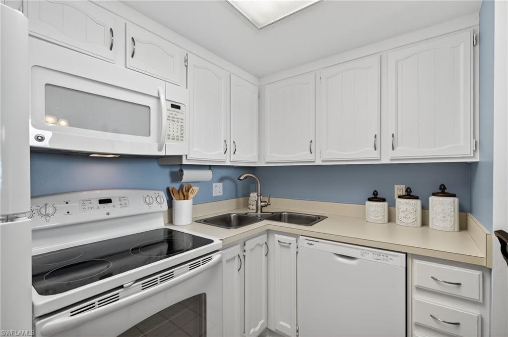 180 Seaview CT # 1002, MARCO ISLAND Unit: 1002