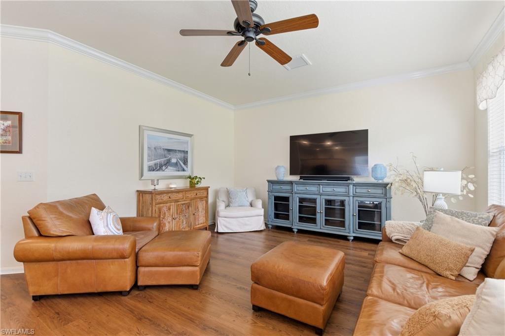 189 Skipping Stone LN, NAPLES