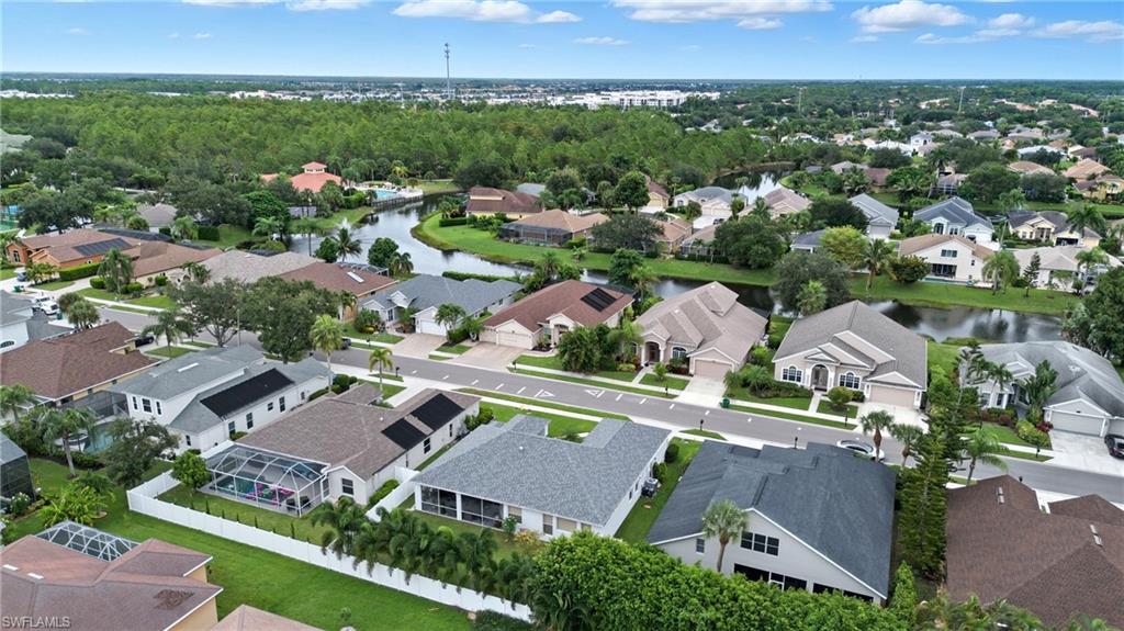 189 Skipping Stone LN, NAPLES