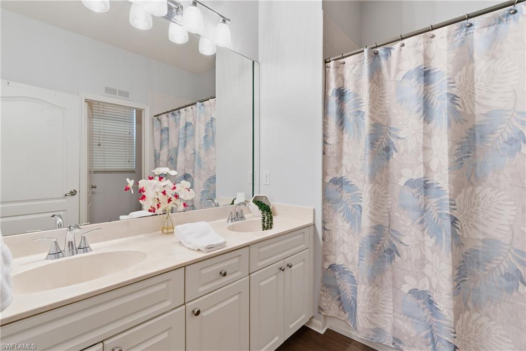 189 Skipping Stone LN, NAPLES