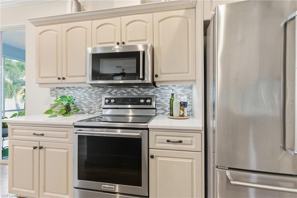 189 Skipping Stone LN, NAPLES