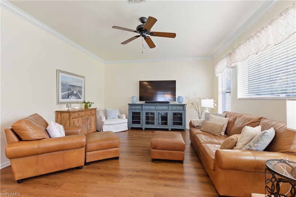 189 Skipping Stone LN, NAPLES