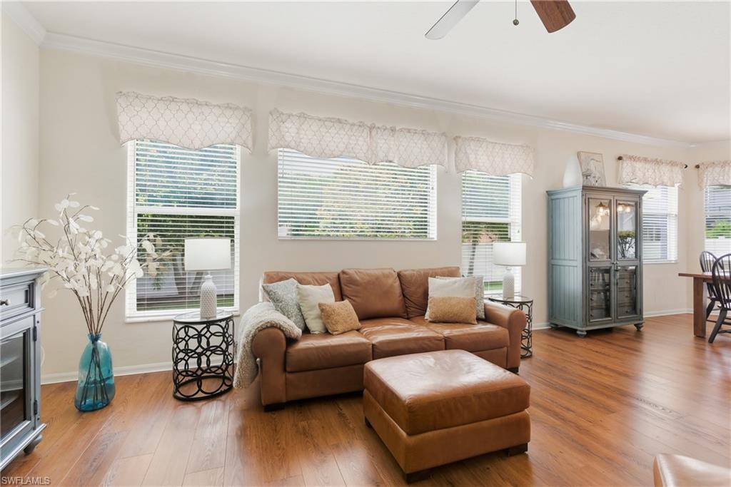 189 Skipping Stone LN, NAPLES