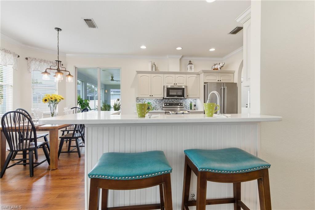 189 Skipping Stone LN, NAPLES