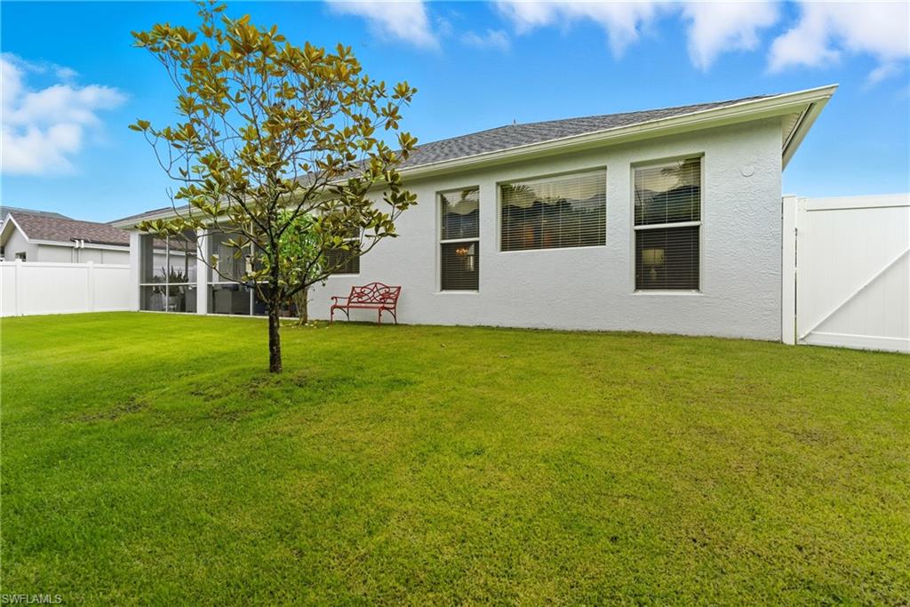 189 Skipping Stone LN, NAPLES